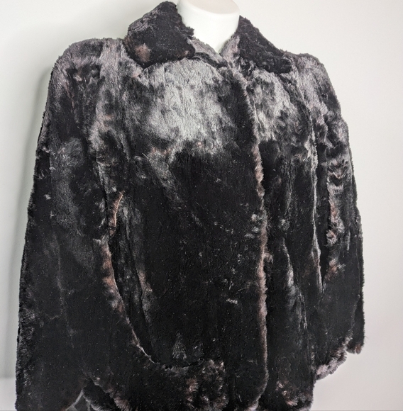 Vintage black/dark brown fur cape OS - Picture 7 of 12